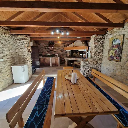 Kiara, Jacuzi, Heating Swiming Pool, Billiard Table Villa