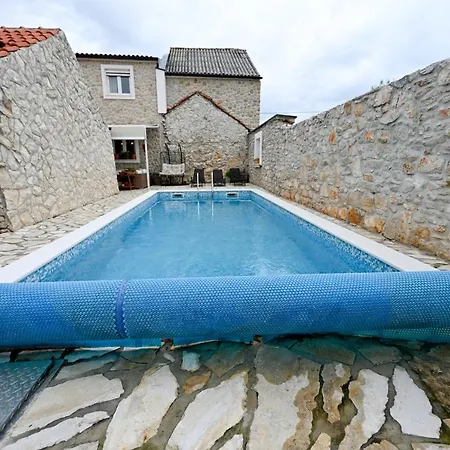 Kiara, Jacuzi, Heating Swiming Pool, Billiard Table