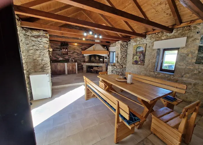 Kiara, Jacuzi, Heating Swiming Pool, Billiard Table * Nin