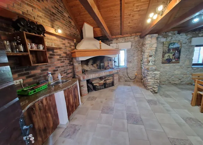 Villa Kiara, Jacuzi, Heating Swiming Pool, Billiard Table *