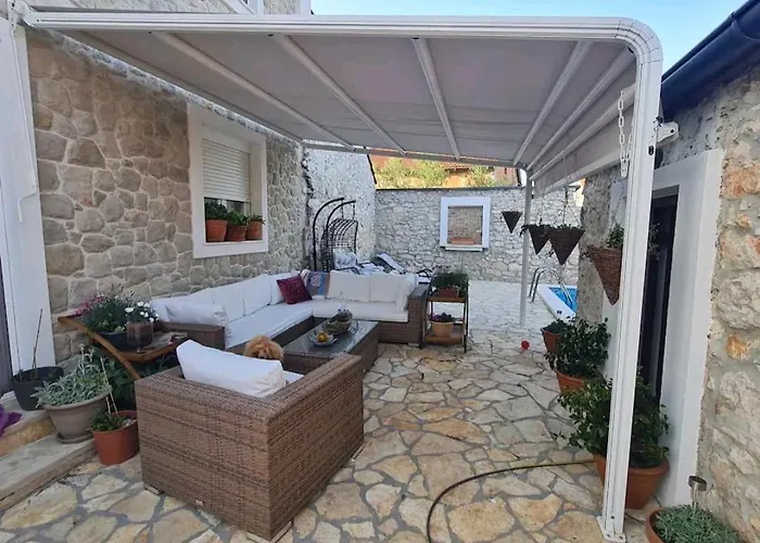 Villa Kiara, Jacuzi, Heating Swiming Pool, Billiard Table *