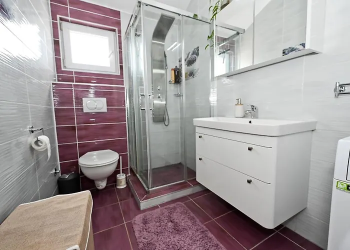 Kiara, Jacuzi, Heating Swiming Pool, Billiard Table