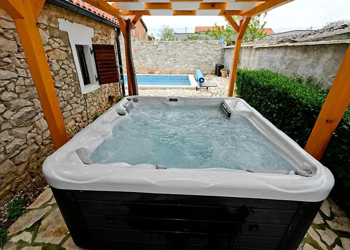 Kiara, Jacuzi, Heating Swiming Pool, Billiard Table