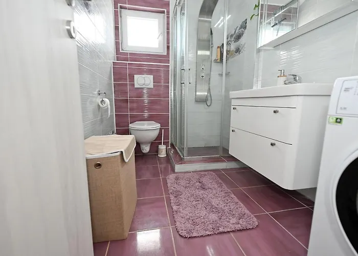 Kiara, Jacuzi, Heating Swiming Pool, Billiard Table Villa Nin