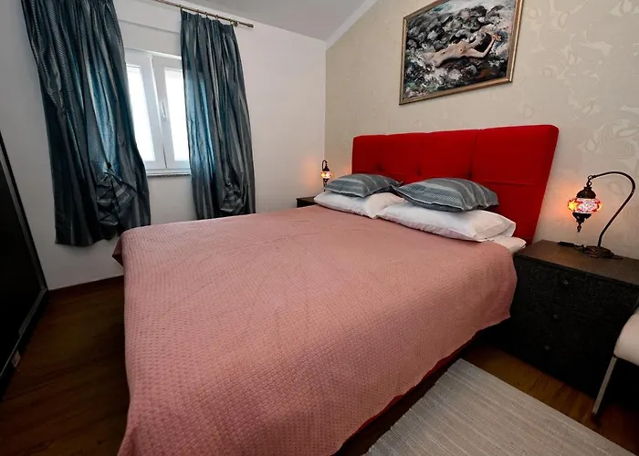 Kiara, Jacuzi, Heating Swiming Pool, Billiard Table Villa Nin