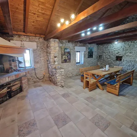 别墅 Kiara, Jacuzi, Heating Swiming Pool, Billiard Table