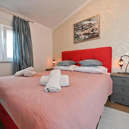 Kiara, Jacuzi, Heating Swiming Pool, Billiard Table