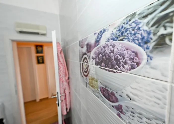 Kiara, Jacuzi, Heating Swiming Pool, Billiard Table * Nin