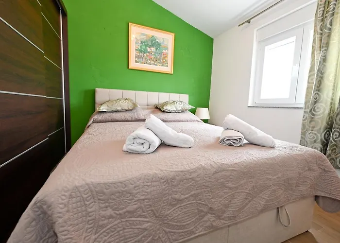 Kiara, Jacuzi, Heating Swiming Pool, Billiard Table Villa