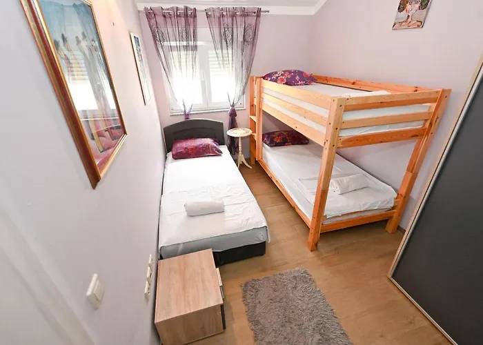 Kiara, Jacuzi, Heating Swiming Pool, Billiard Table Villa Nin