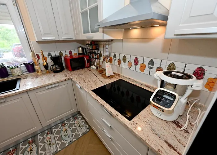 Kiara, Jacuzi, Heating Swiming Pool, Billiard Table